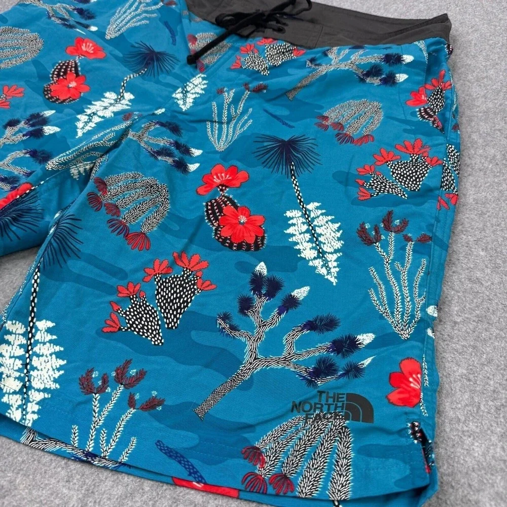 The North Face Board Shorts Blue Coral Men's Size 30 Hybrid‎ Swimming Trunks